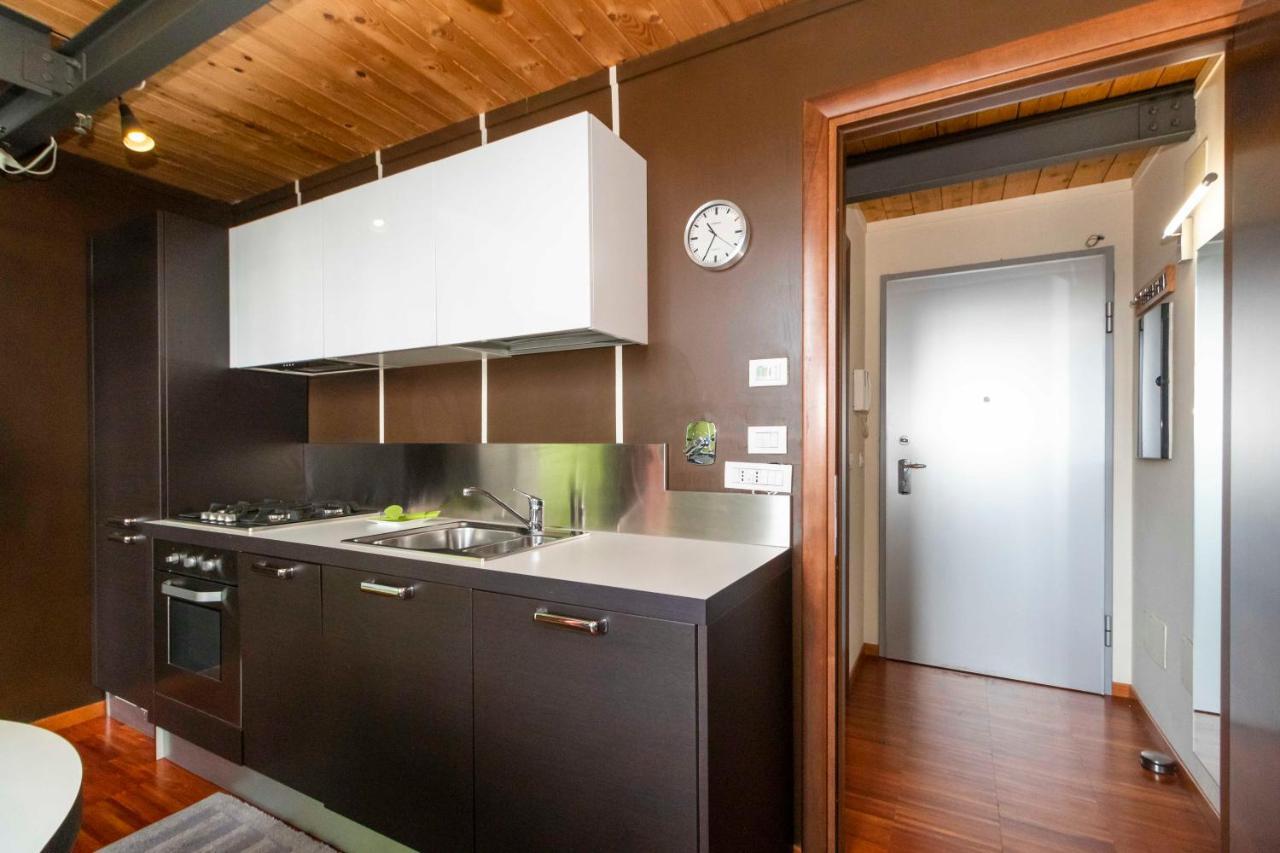 Dora Riverside Modern Apartment With Private Parking Turin Extérieur photo